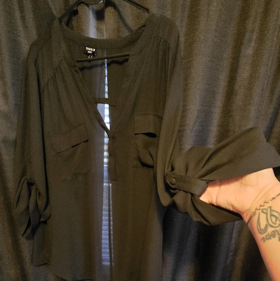 Lot of 3 Torrid Harper tops - Picture 2 of 9